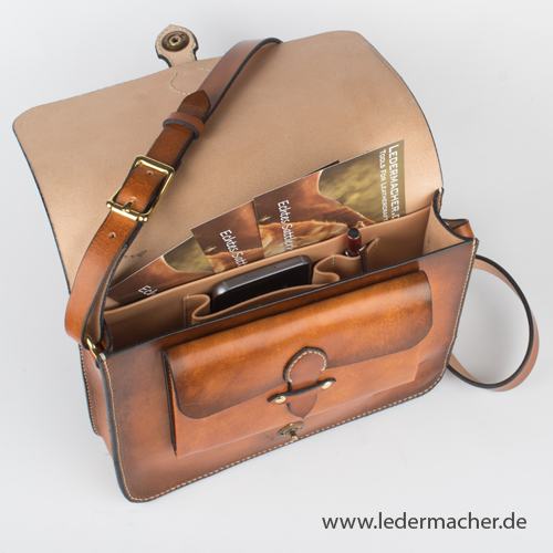 Leder-Workshop: kleine Aktentasche 1.-3. Mai 2025 Leder-Workshop: kleine Aktentasche 1.-3. Mai 2025